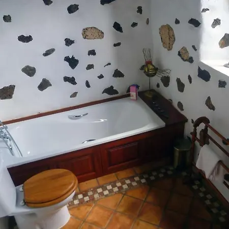 Sleeps 6 Wifi *