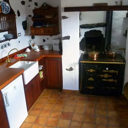 Sleeps 6 Wifi